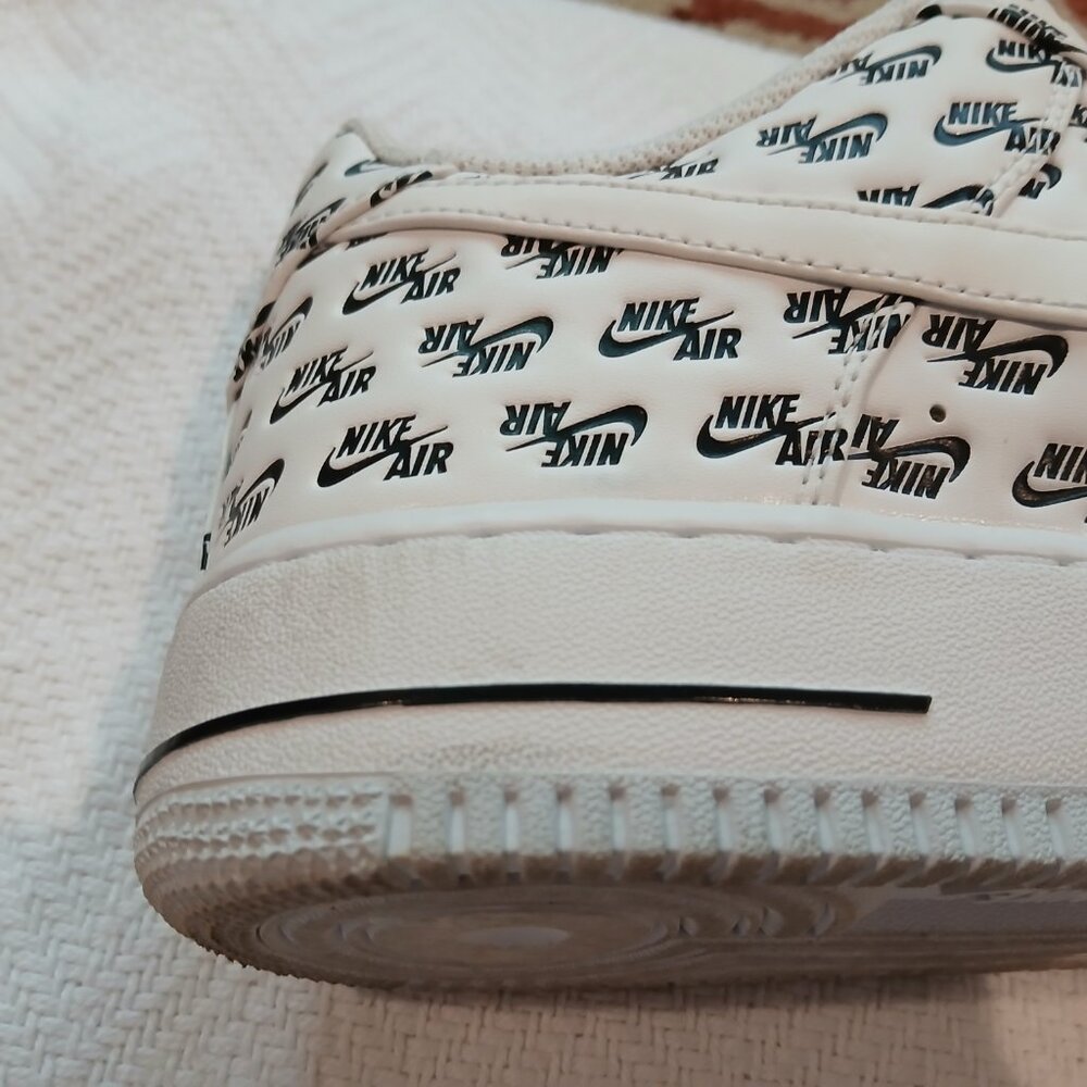 MEN'S SIZE 9.5 - NIKE AIR FORCE 1 LOW ALL OVER LOGO WHITE (AH8462-100) - Picture 7 of 7